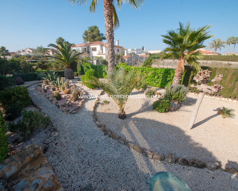 Venta - Chalet Independiente - Urb. El Oasis - La Marina