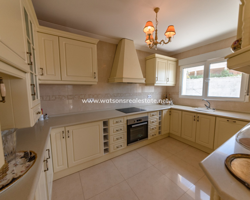 Venta - Chalet Independiente - Urb. La Escuera