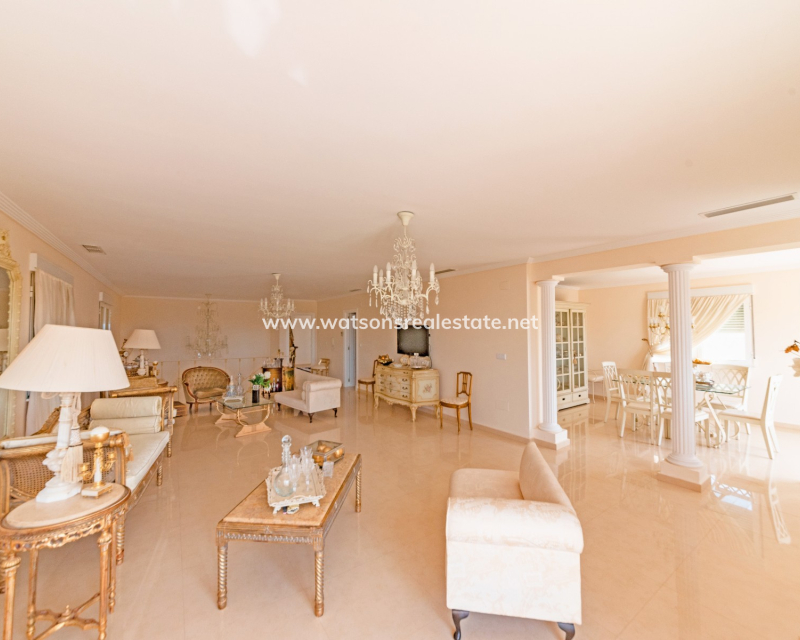 Venta - Chalet Independiente - Urb. La Escuera