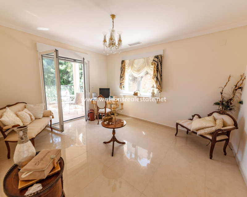 Venta - Chalet Independiente - Urb. La Escuera