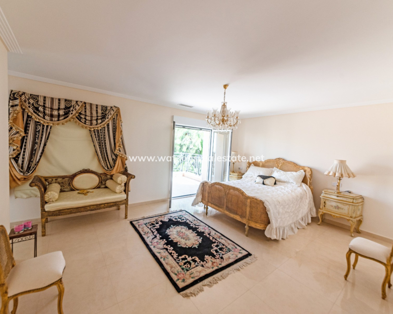Venta - Chalet Independiente - Urb. La Escuera