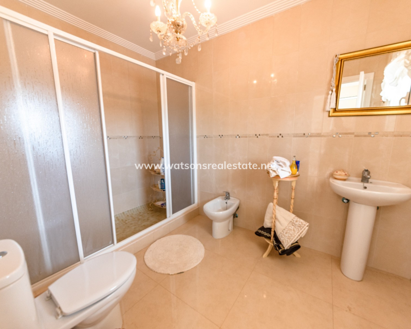 Venta - Chalet Independiente - Urb. La Escuera