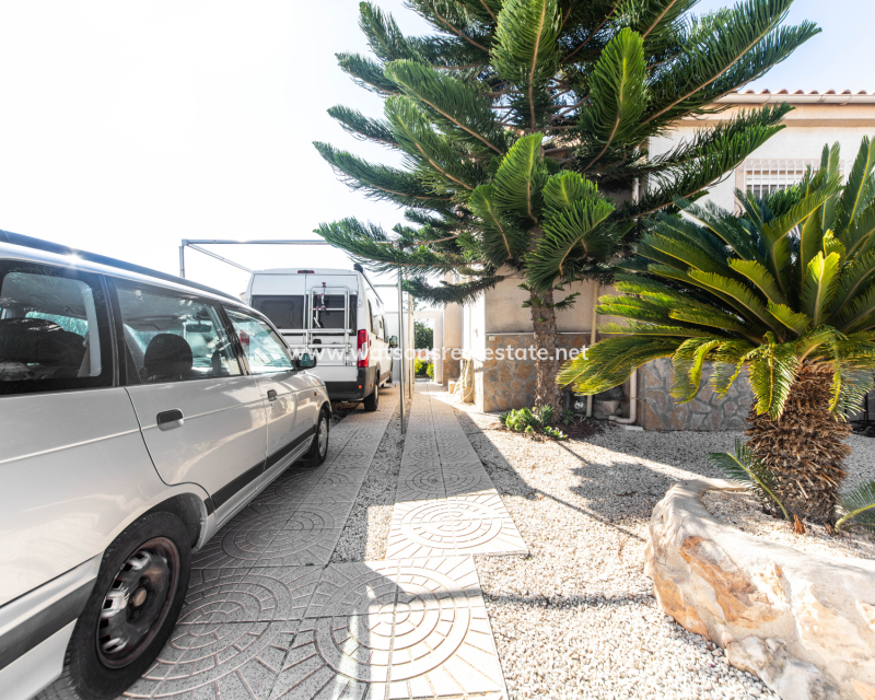 Venta - Chalet Independiente - Urb. La Escuera