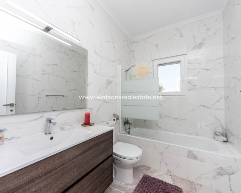 Venta - Chalet Independiente - Urb. La Escuera