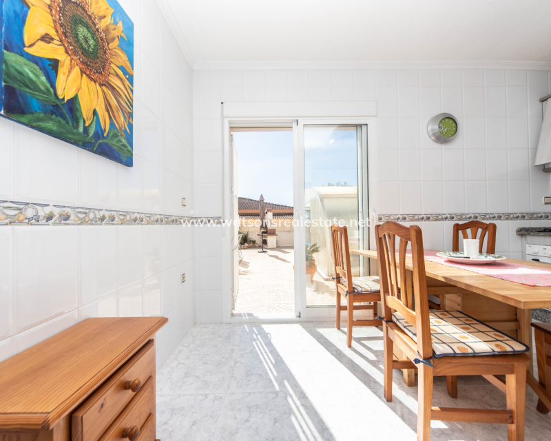 Venta - Chalet Independiente - Urb. La Escuera