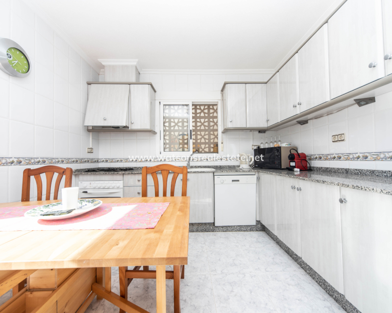 Venta - Chalet Independiente - Urb. La Escuera