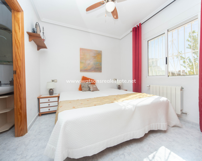 Venta - Chalet Independiente - Urb. La Escuera