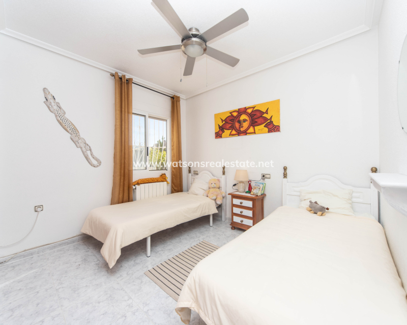Venta - Chalet Independiente - Urb. La Escuera