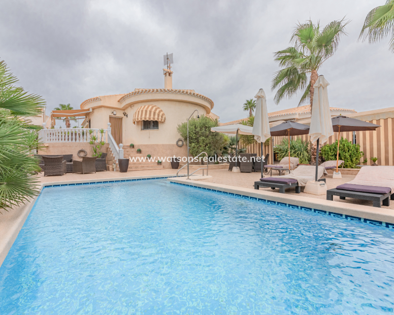 Venta - Chalet Independiente - Urb. La Marina