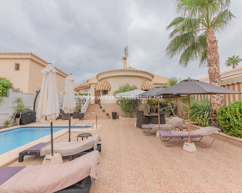 Venta - Chalet Independiente - Urb. La Marina