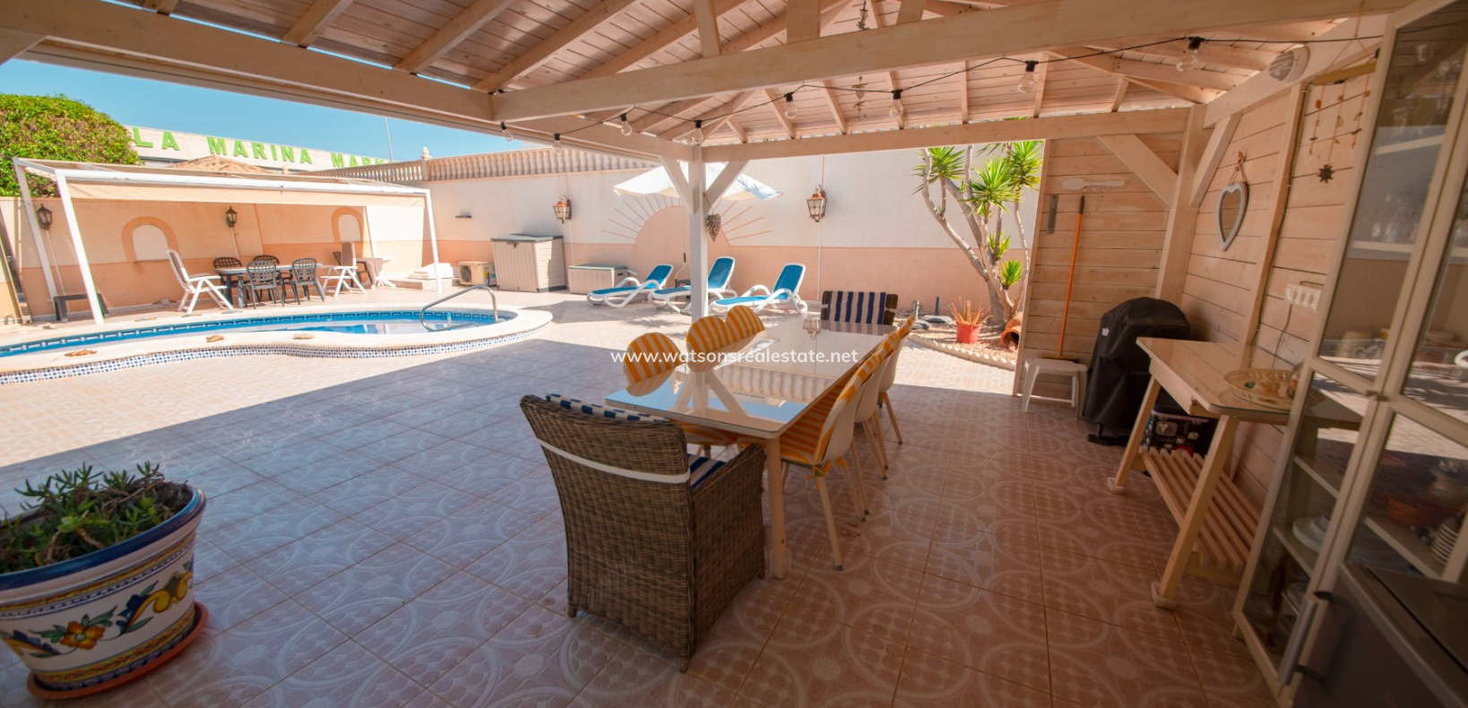 Venta - Chalet Independiente - Urb. La Marina