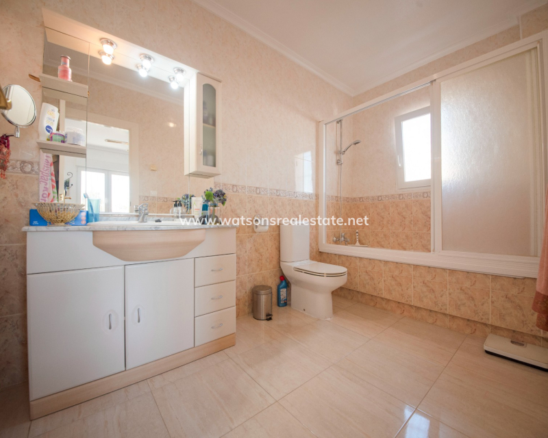 Venta - Chalet Independiente - Urb. La Marina