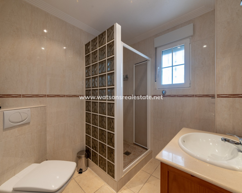 Venta - Chalet Independiente - Urb. La Marina