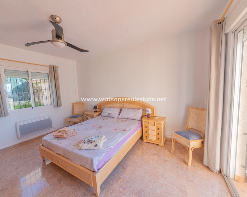 Venta - Chalet Independiente - Urb. La Marina