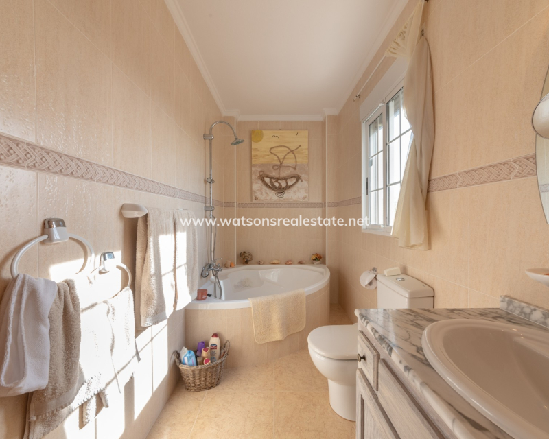 Venta - Chalet Independiente - Urb. La Marina