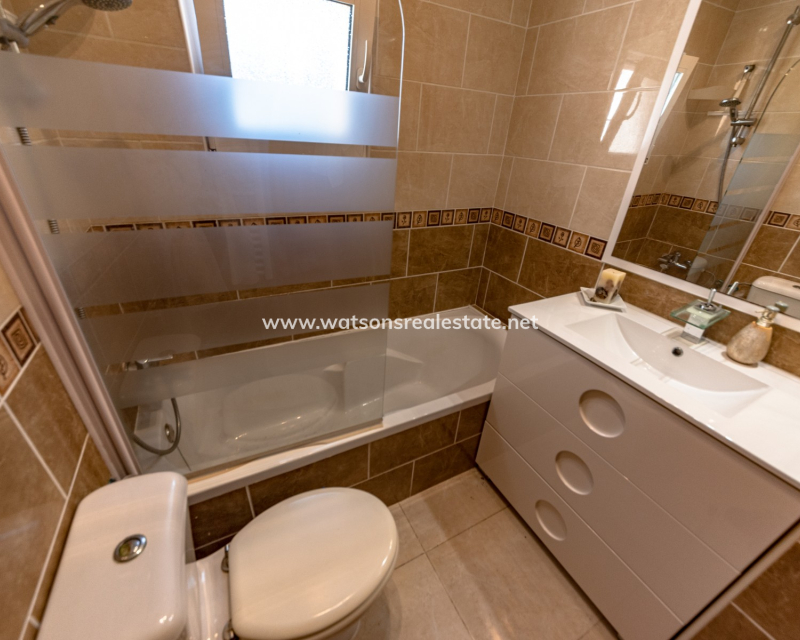 Venta - Chalet Independiente - Urb. La Marina
