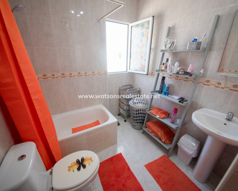 Venta - Chalet Independiente - Urb. La Marina