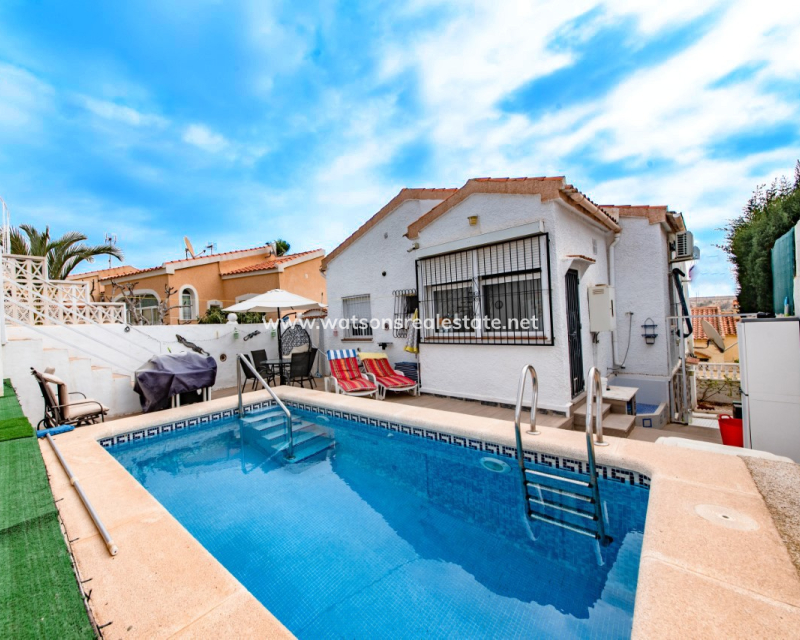 Venta - Chalet Independiente - Urb. La Marina