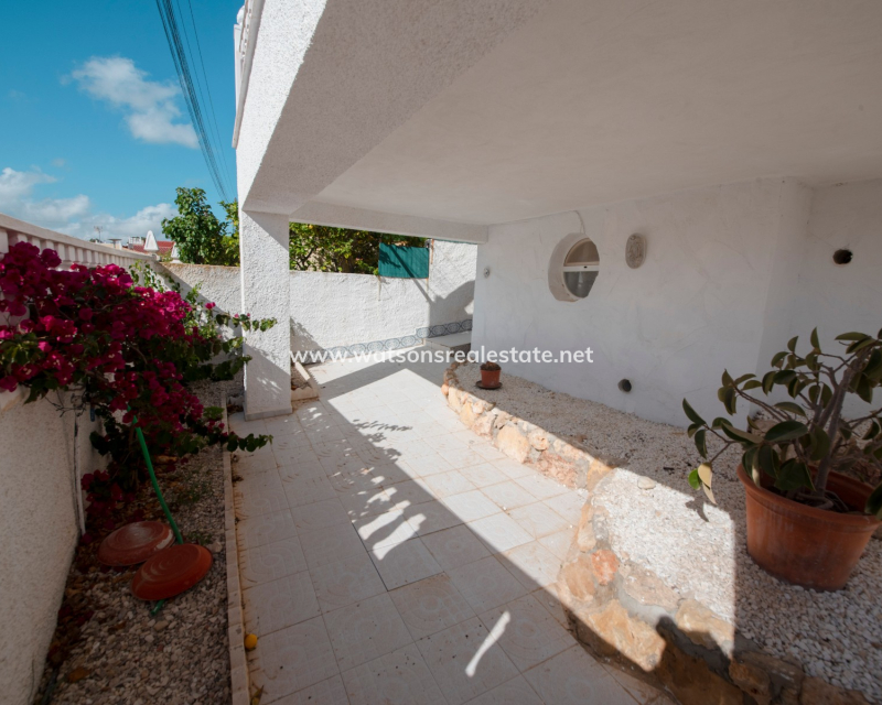 Venta - Chalet Independiente - Urb. La Marina