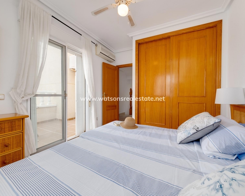 Venta - Chalet Independiente - Urb. La Marina