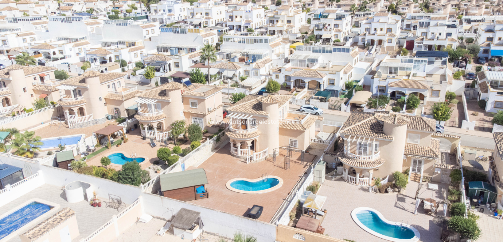 Venta - Chalet Independiente - Urb. La Marina