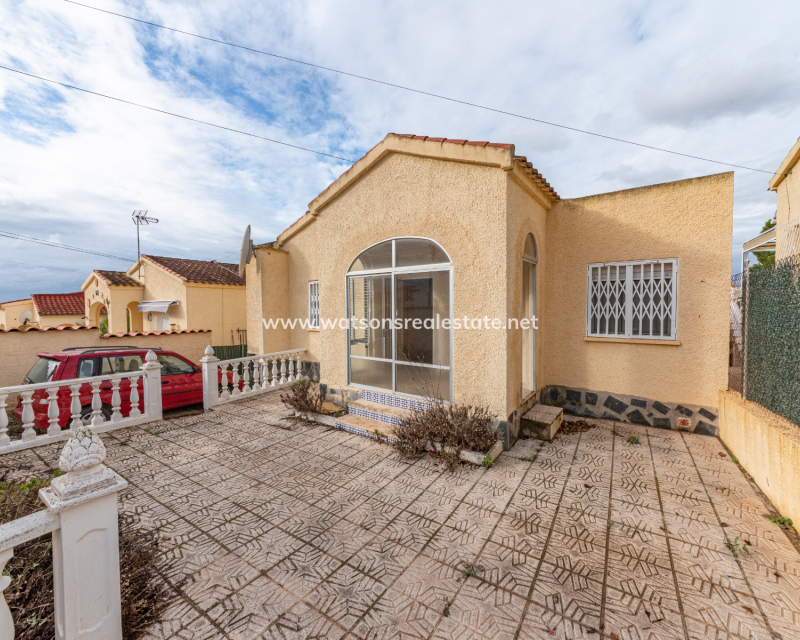 Venta - Chalet Independiente - Urb. La Marina