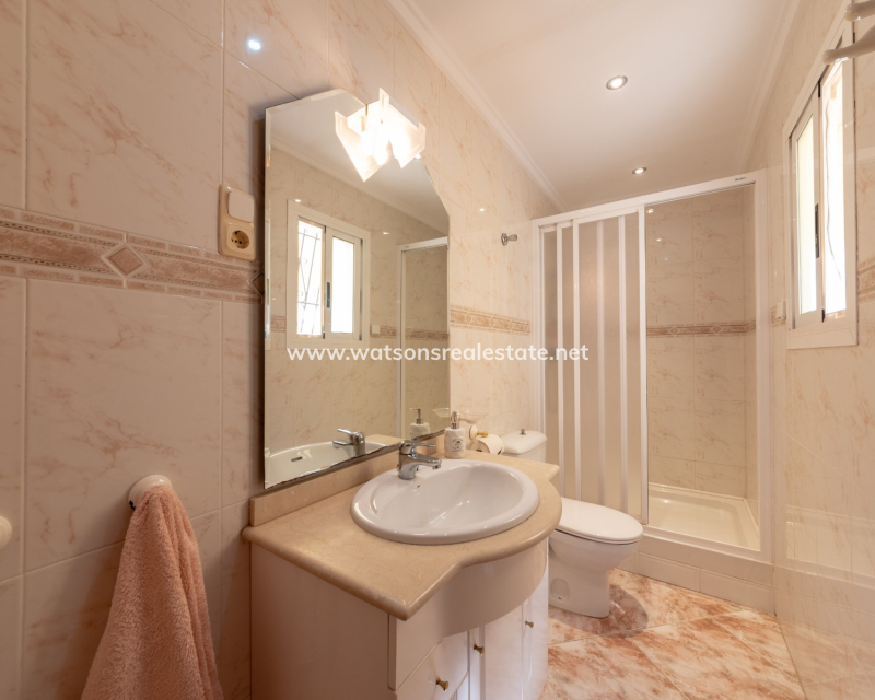 Venta - Chalet Independiente - Urb. La Marina