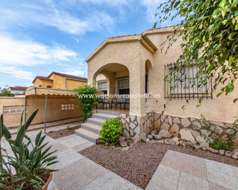Venta - Chalet Independiente - Urb. La Marina