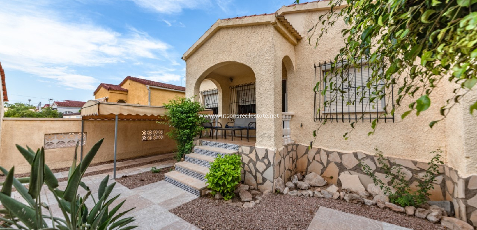 Venta - Chalet Independiente - Urb. La Marina