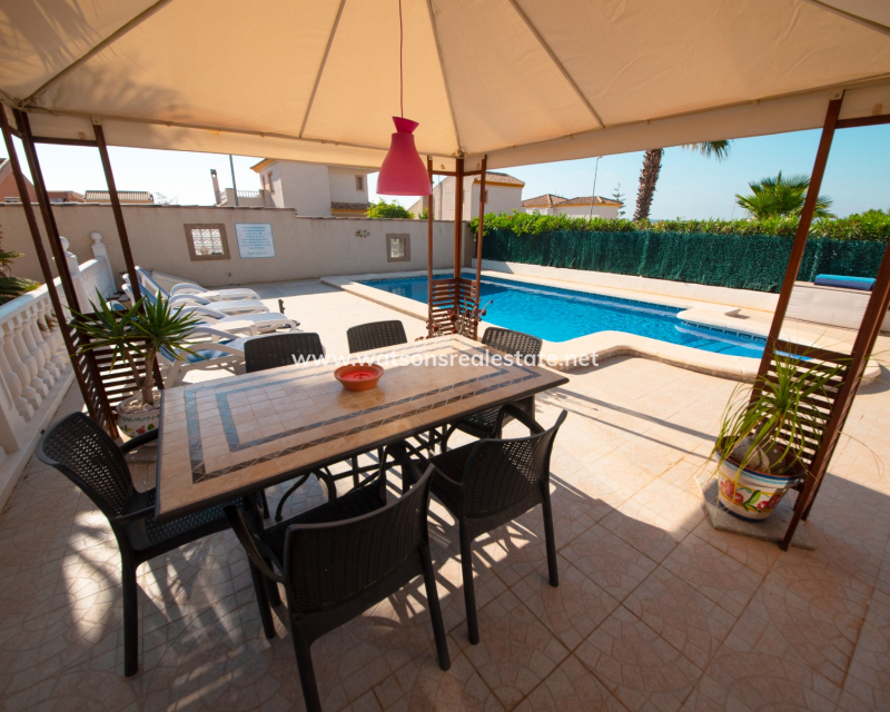 Venta - Chalet Independiente - Urb. La Marina
