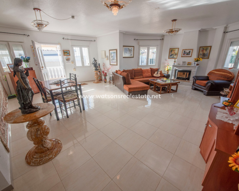 Venta - Chalet Independiente - Urb. La Marina