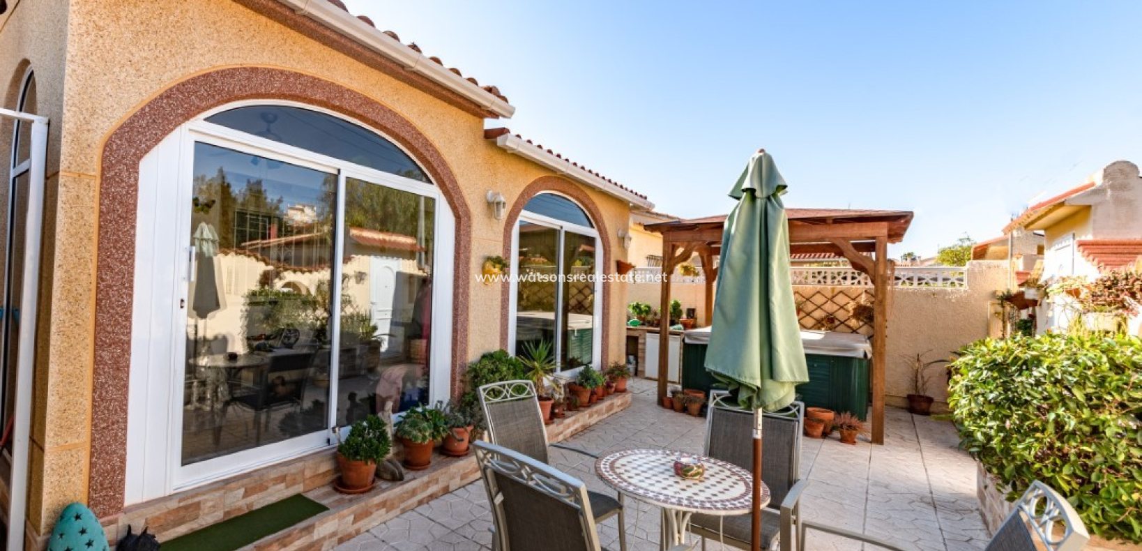 Venta - Chalet Independiente - Urb. La Marina