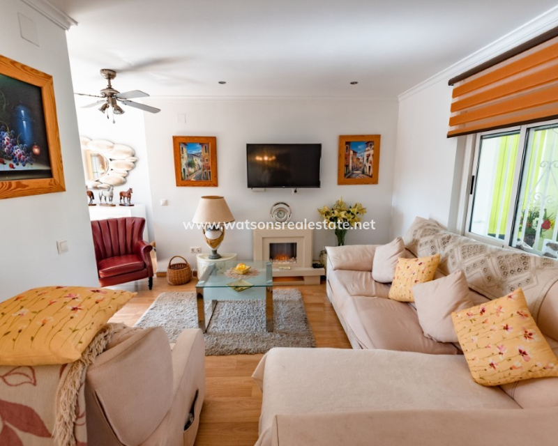 Venta - Chalet Independiente - Urb. La Marina
