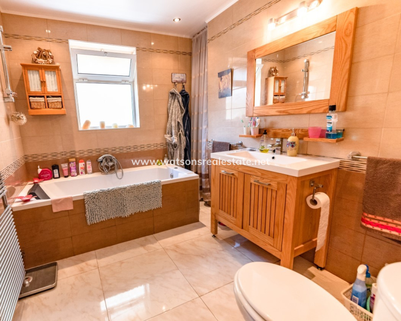 Venta - Chalet Independiente - Urb. La Marina