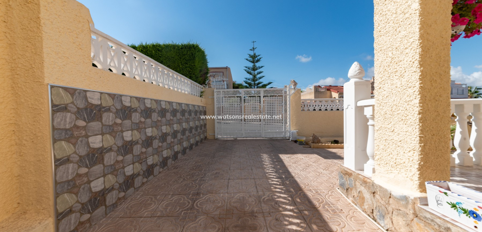Venta - Chalet Independiente - Urb. La Marina