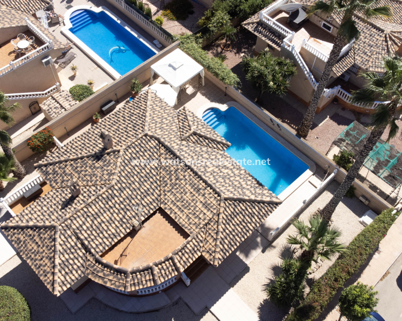 Venta - Chalet Independiente - Urb. La Marina