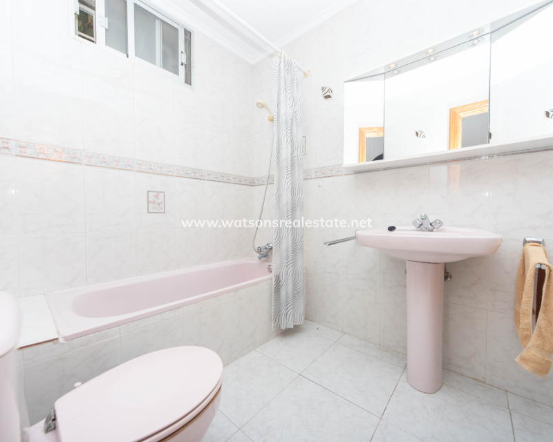 Venta - Chalet Independiente - Urb. La Marina
