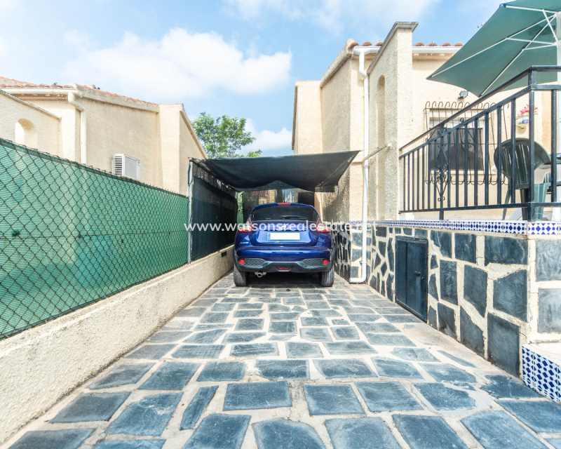 Venta - Chalet Independiente - Urb. La Marina