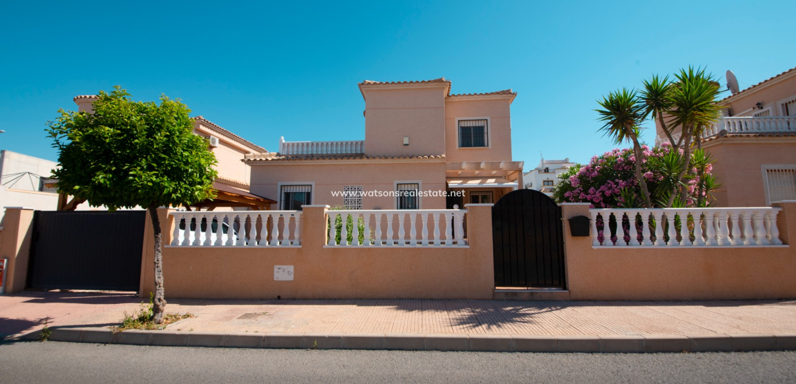 Venta - Chalet Independiente - Urb. La Marina