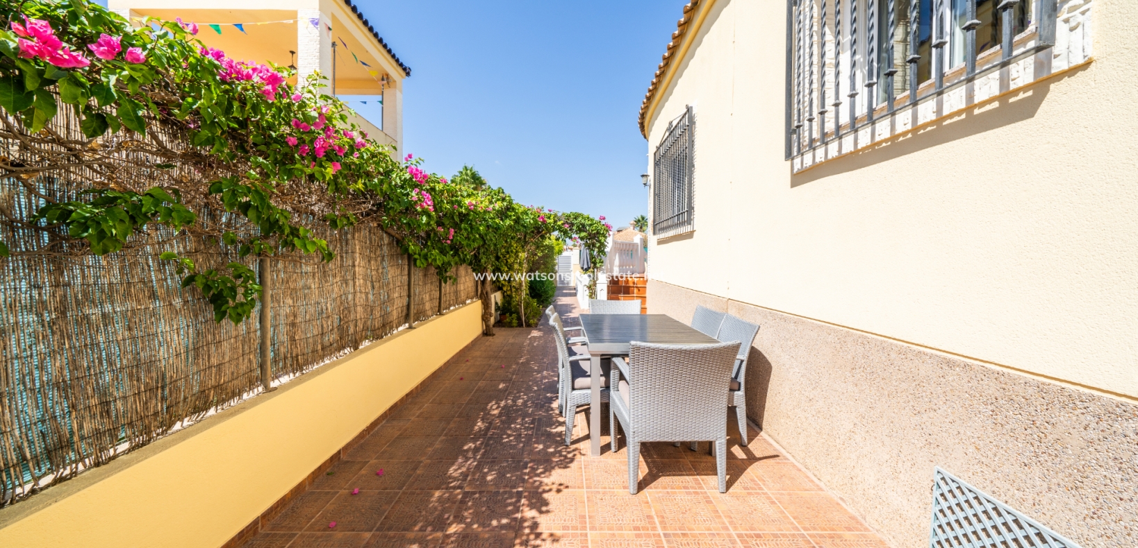 Venta - Chalet Independiente - Urb. La Marina