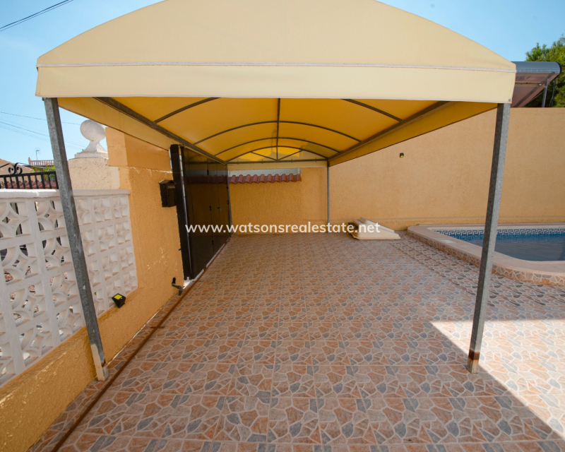 Venta - Chalet Independiente - Urb. La Marina