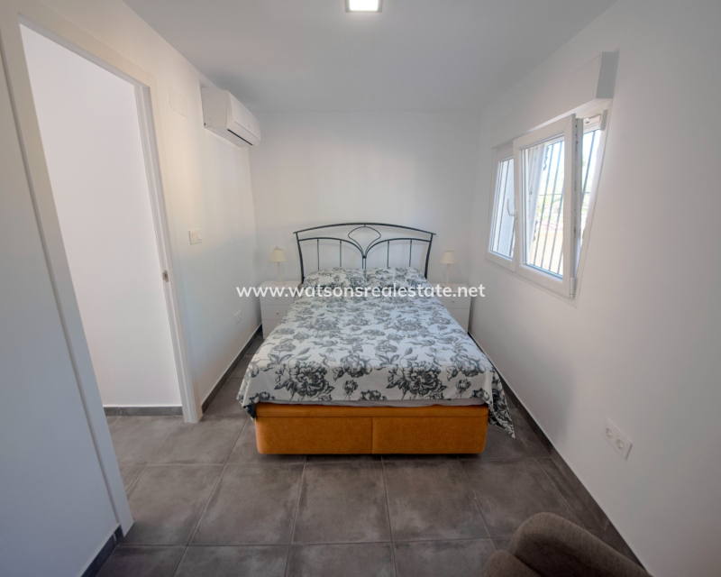 Venta - Chalet Independiente - Urb. La Marina