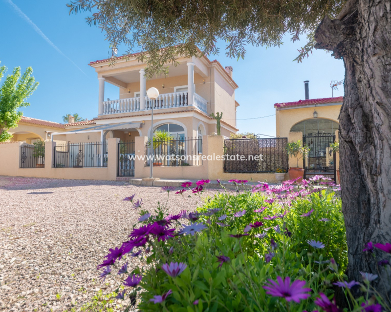 Venta - Chalet Independiente - Urb. La Marina