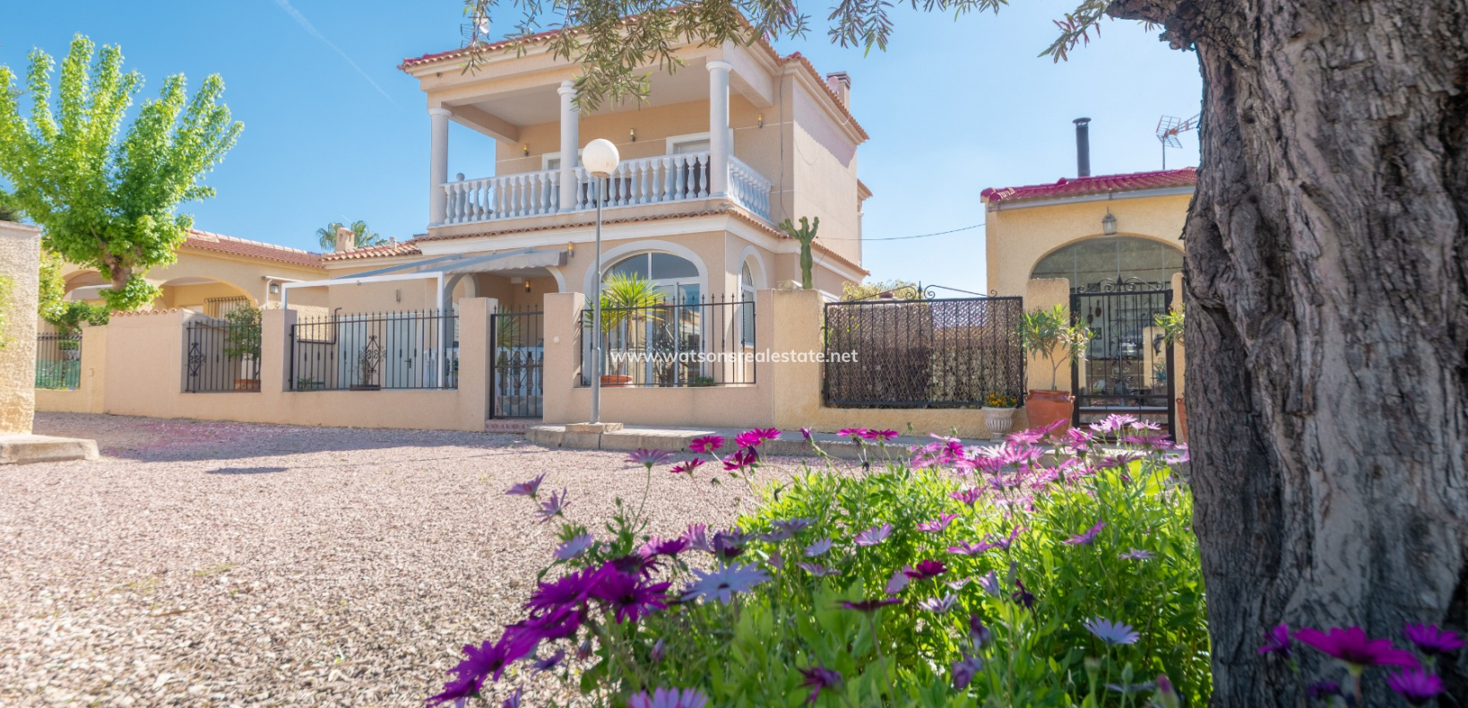 Venta - Chalet Independiente - Urb. La Marina