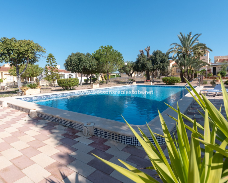 Venta - Chalet Independiente - Urb. La Marina