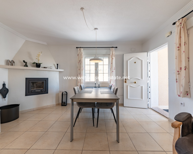 Venta - Chalet Independiente - Urb. La Marina