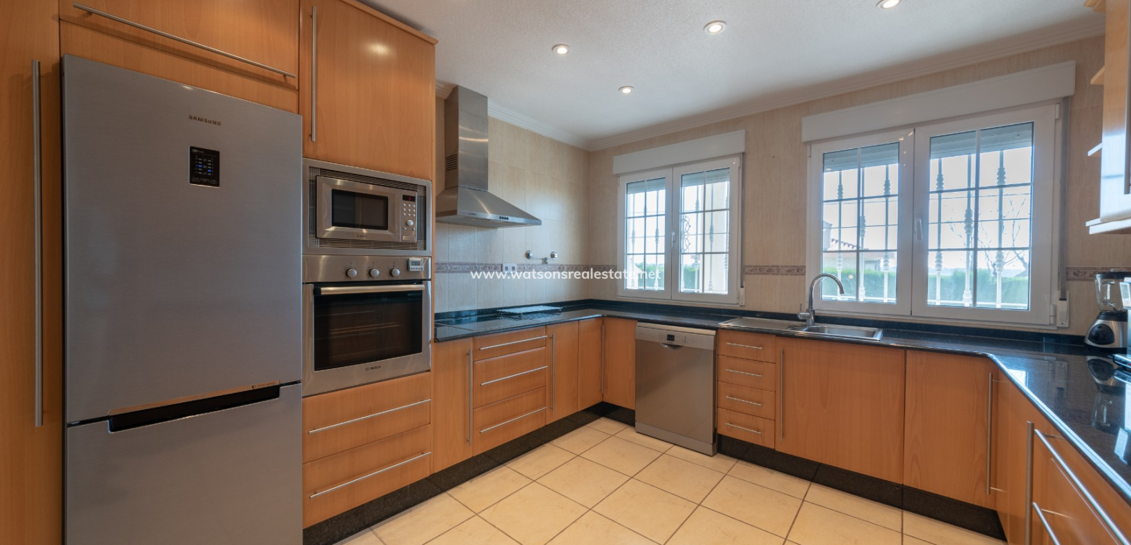 Venta - Chalet Independiente - Urb. La Marina