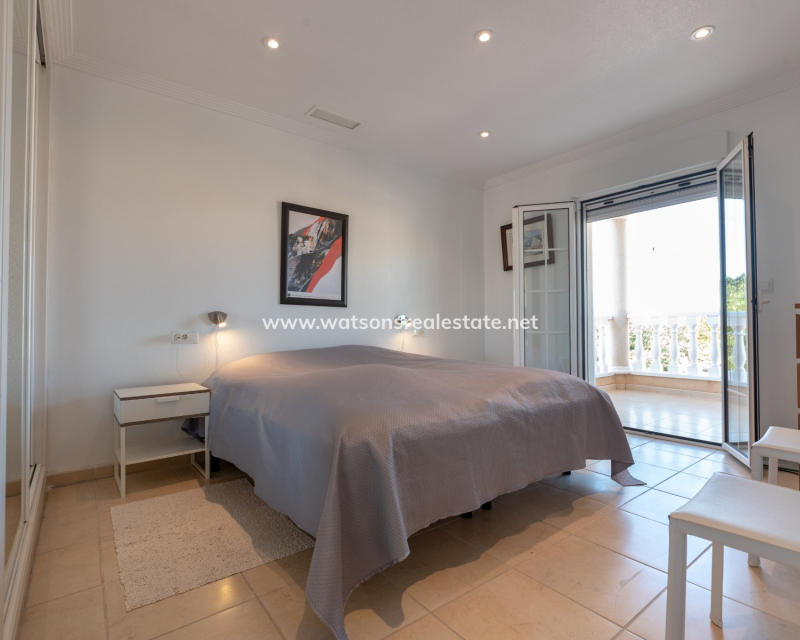 Venta - Chalet Independiente - Urb. La Marina