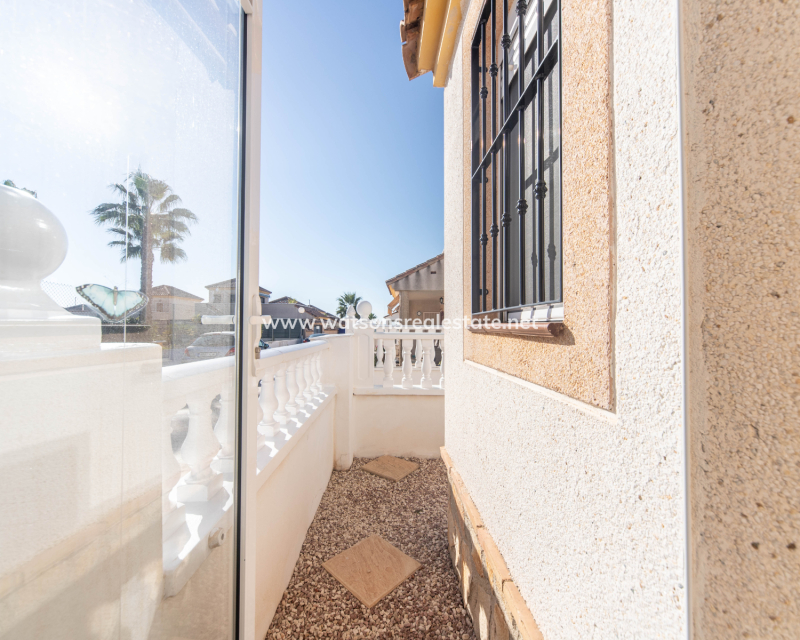 Venta - Chalet Independiente - Urb. La Marina