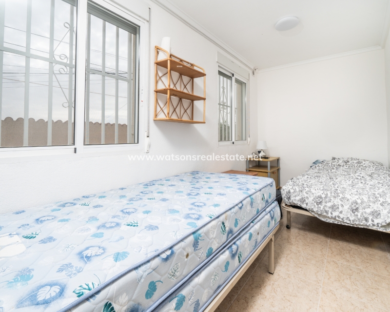 Venta - Chalet Independiente - Urb. La Marina